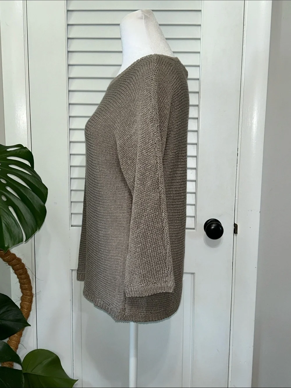 Chico’s Size 1 Neutral Knit Sweater – Minimalist Chic